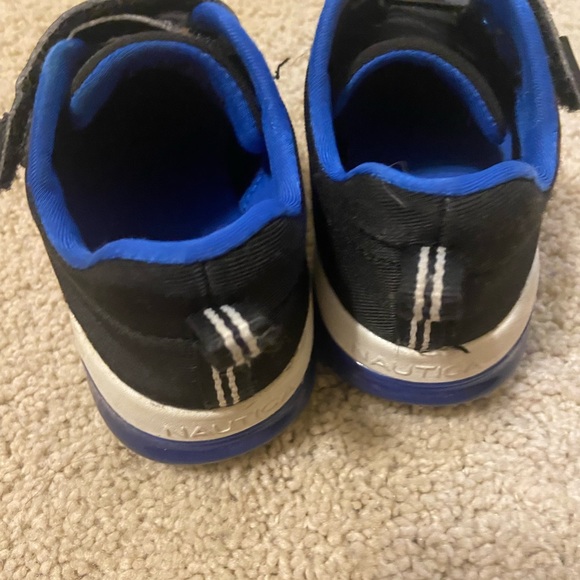 Light up sneakers - Picture 3 of 8